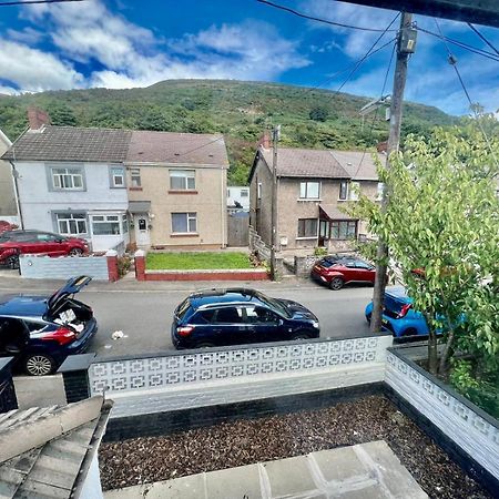Executive 3 Bedroom Port Talbot Town Centre Margam Sleeps 7 Exterior photo