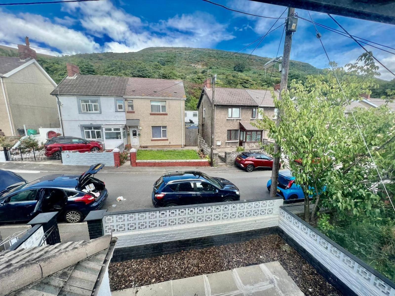 Executive 3 Bedroom Port Talbot Town Centre Margam Sleeps 7 Exterior photo